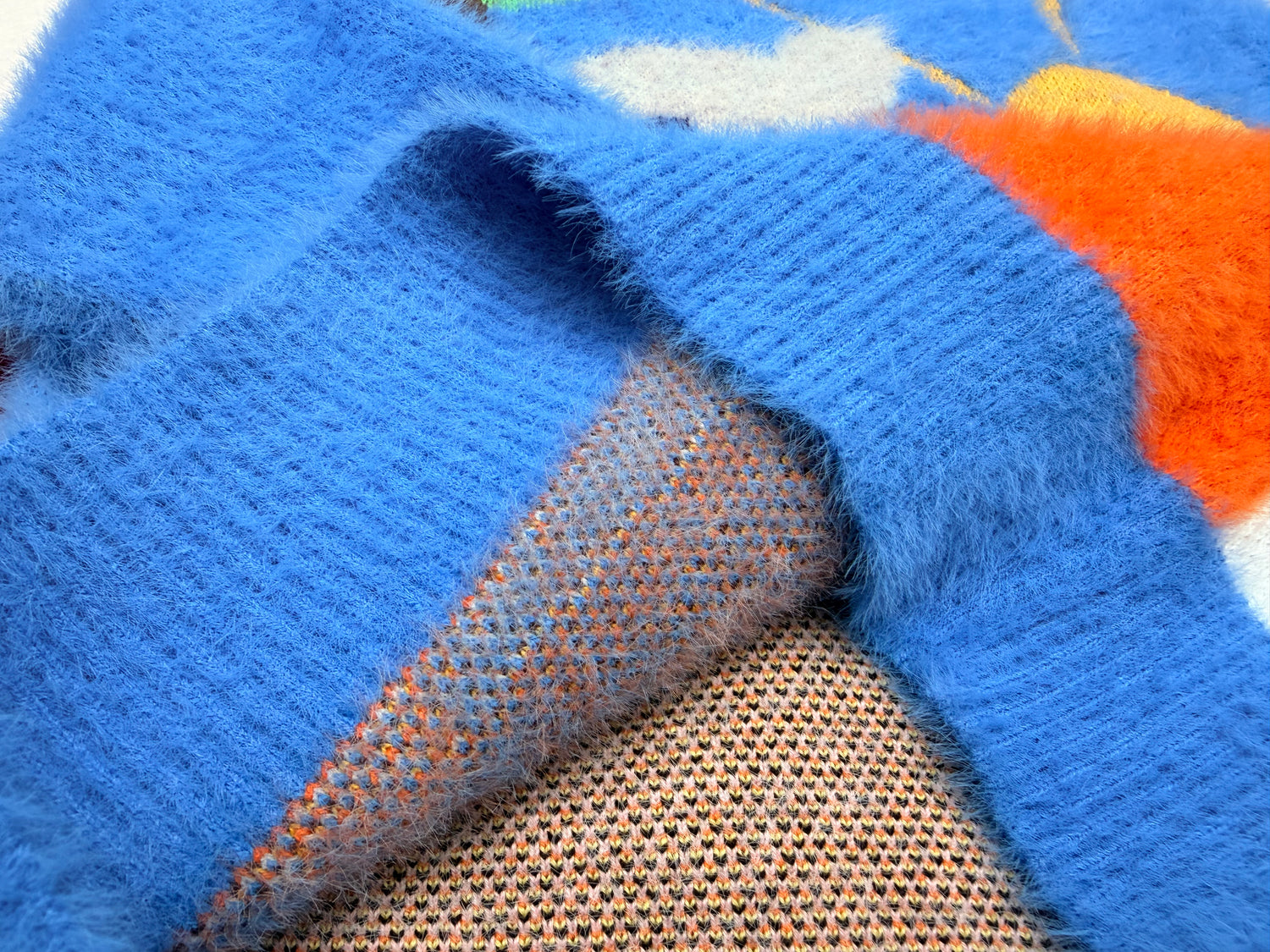 Pictures knitted in, not printed on