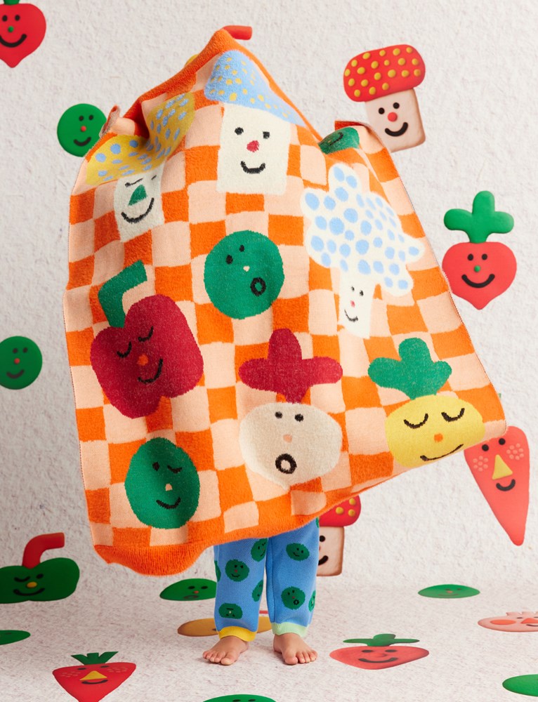 Fluffy Knit Baby Blanket / Pocket Patch